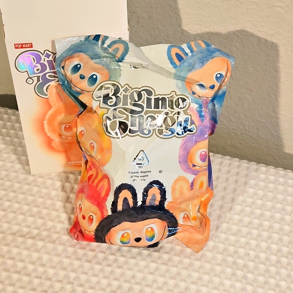 Big Into Energy Vinyl Figures - Picture 3 of 5